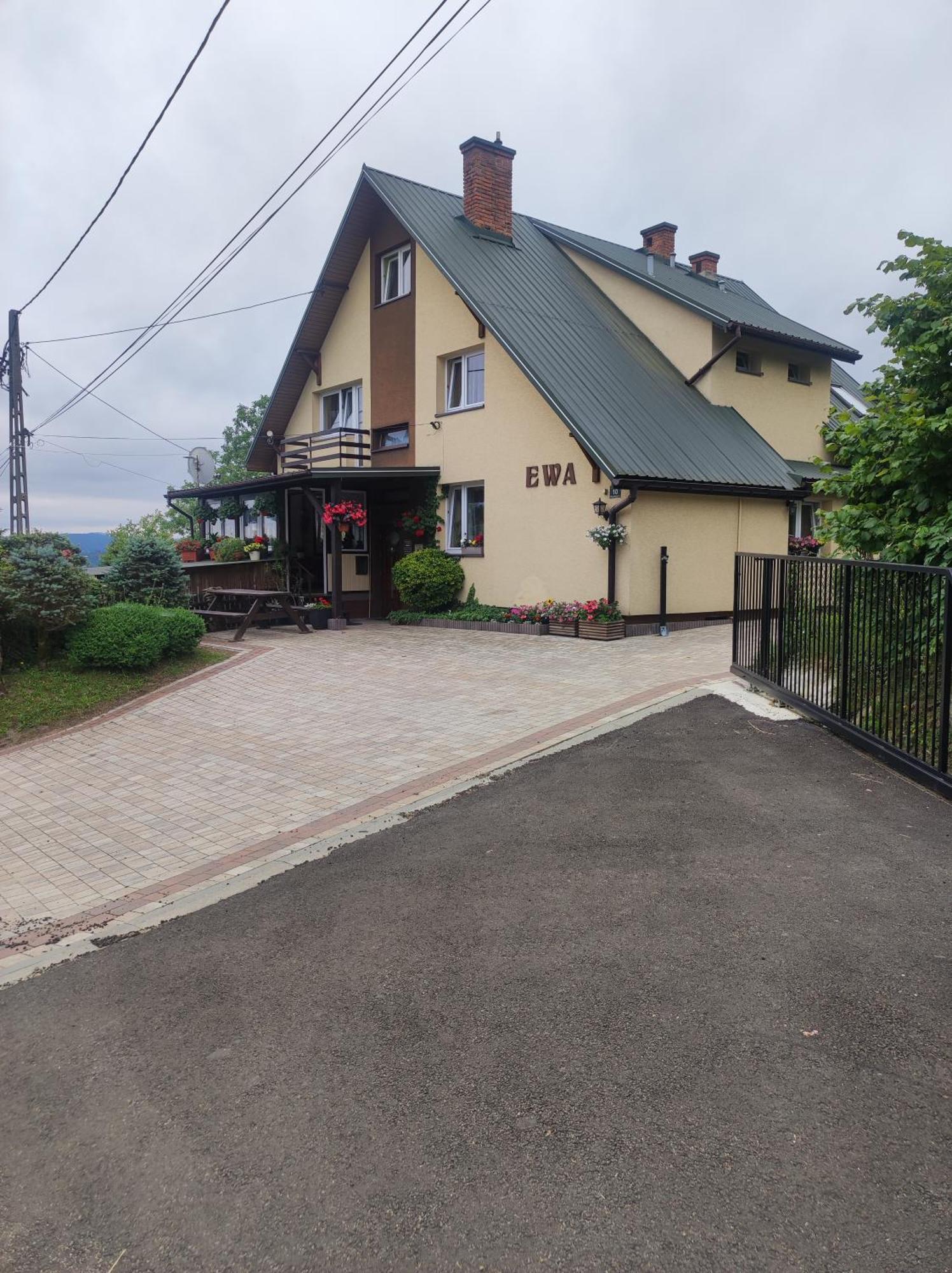 Dom Goscinny Ewa - Noclegi W Polanczyku Екстер'єр фото